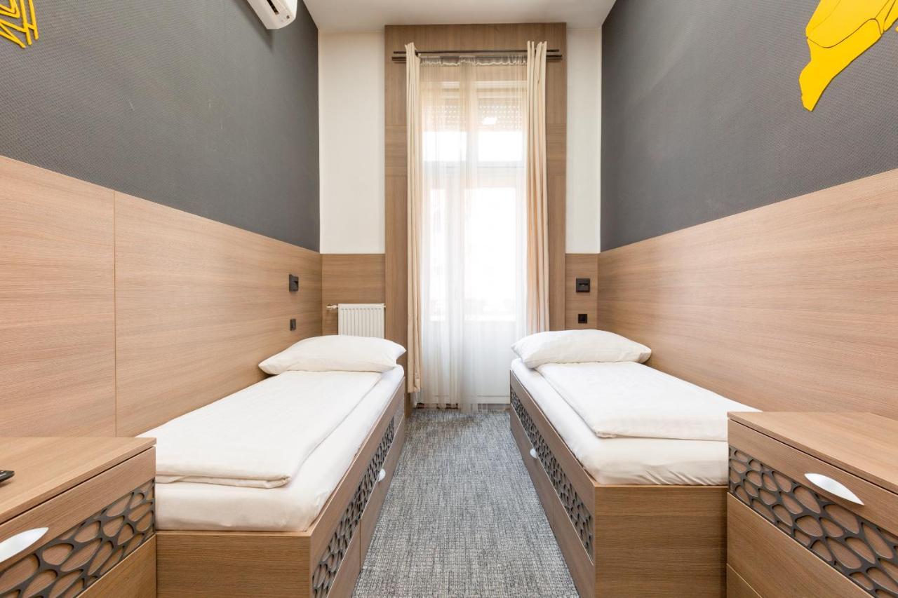 E14 Design Hostel บูดาเปสต์ ภายนอก รูปภาพ
