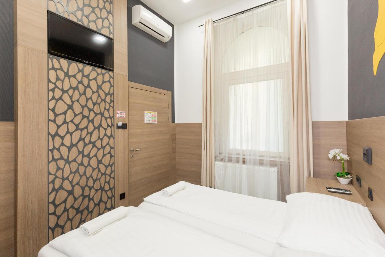 E14 Design Hostel บูดาเปสต์ ภายนอก รูปภาพ