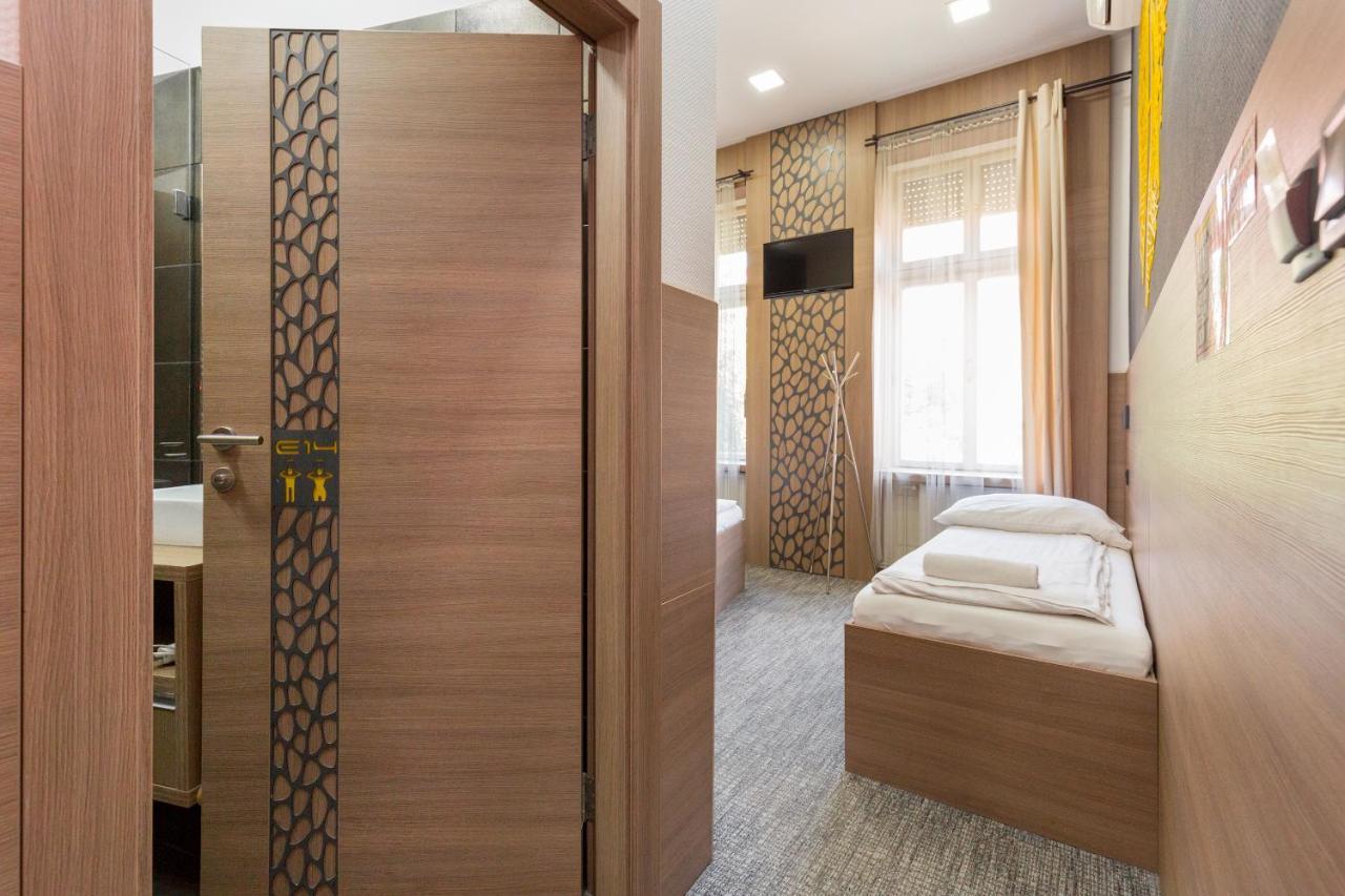 E14 Design Hostel บูดาเปสต์ ภายนอก รูปภาพ