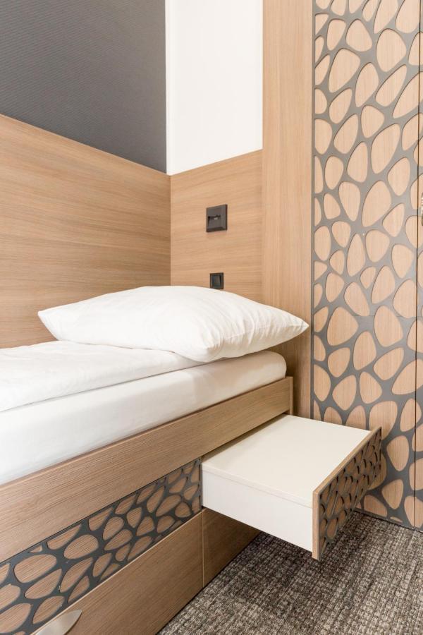 E14 Design Hostel บูดาเปสต์ ภายนอก รูปภาพ